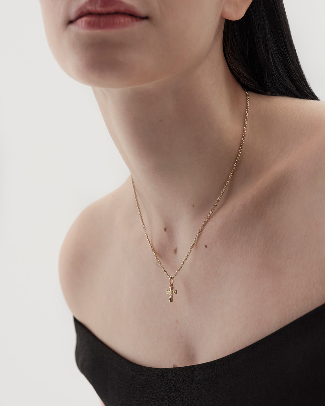 Little Cross pendant gold 14K