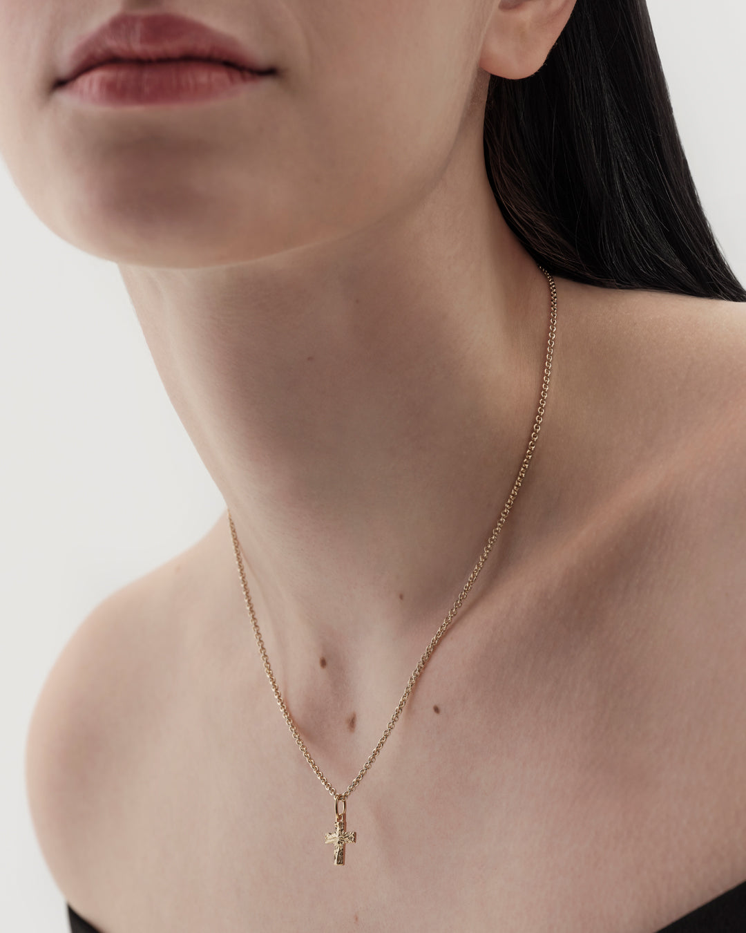 Little Cross pendant gold 14K